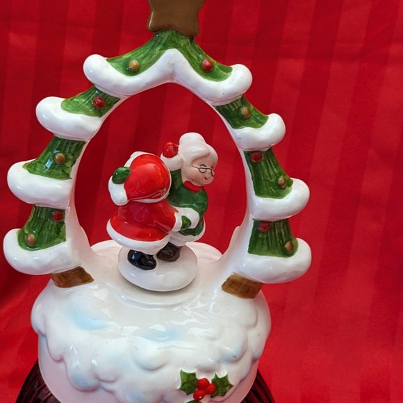 Vtg. 1984 Lefton Dancing Santa &Mrs Claus Music Box Plays Here Comes Santa Claus - Picture 10 of 10